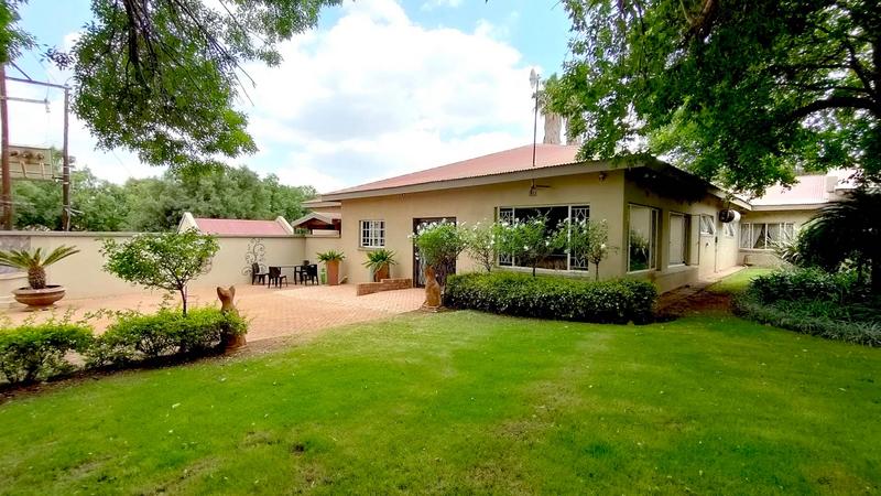16 Bedroom Property for Sale in Middelburg Rural Eastern Cape